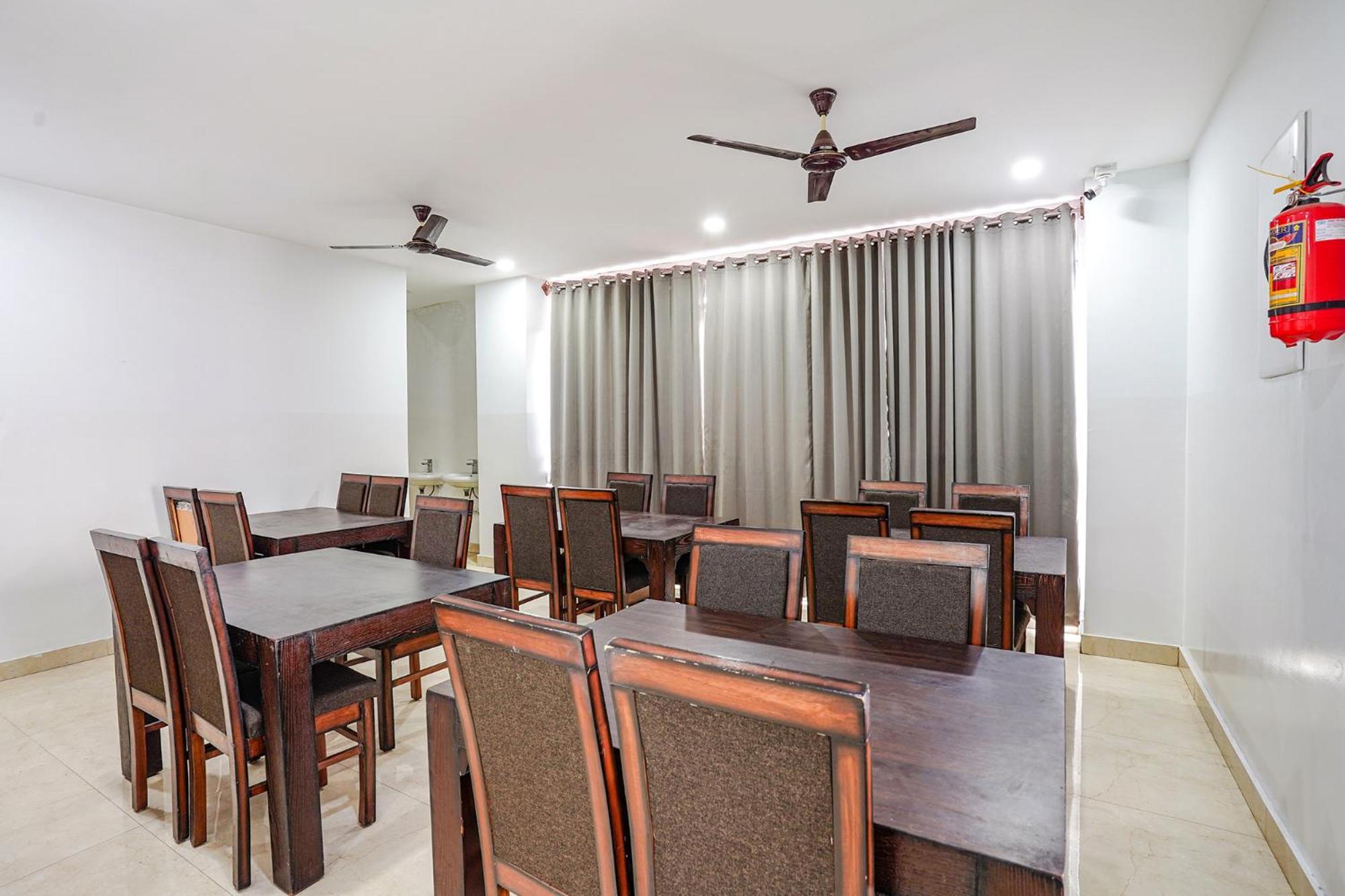 Fabhotel Rlv Green Palace - Nr Kengeri Satellite Town บังกาลอร์ ภายนอก รูปภาพ